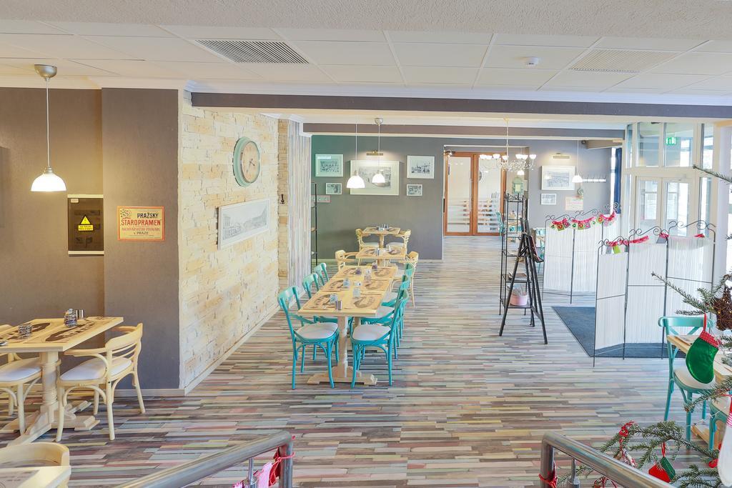 Haţeg Artmotel & Bistro מראה חיצוני תמונה