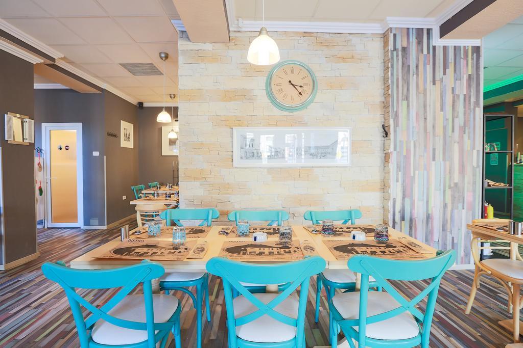 Haţeg Artmotel & Bistro מראה חיצוני תמונה