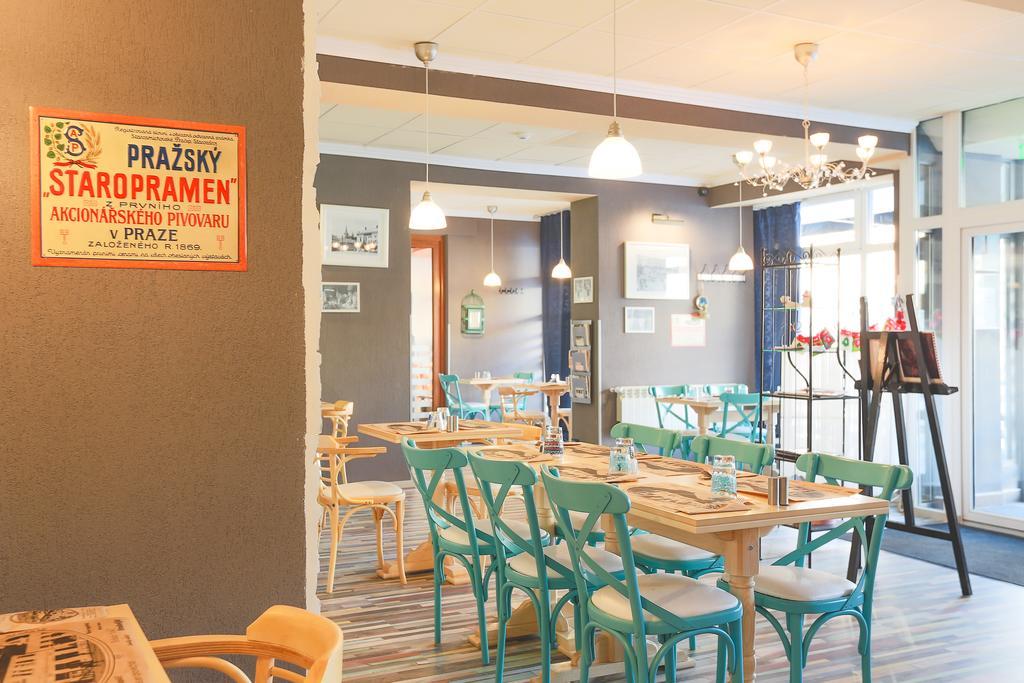 Haţeg Artmotel & Bistro מראה חיצוני תמונה