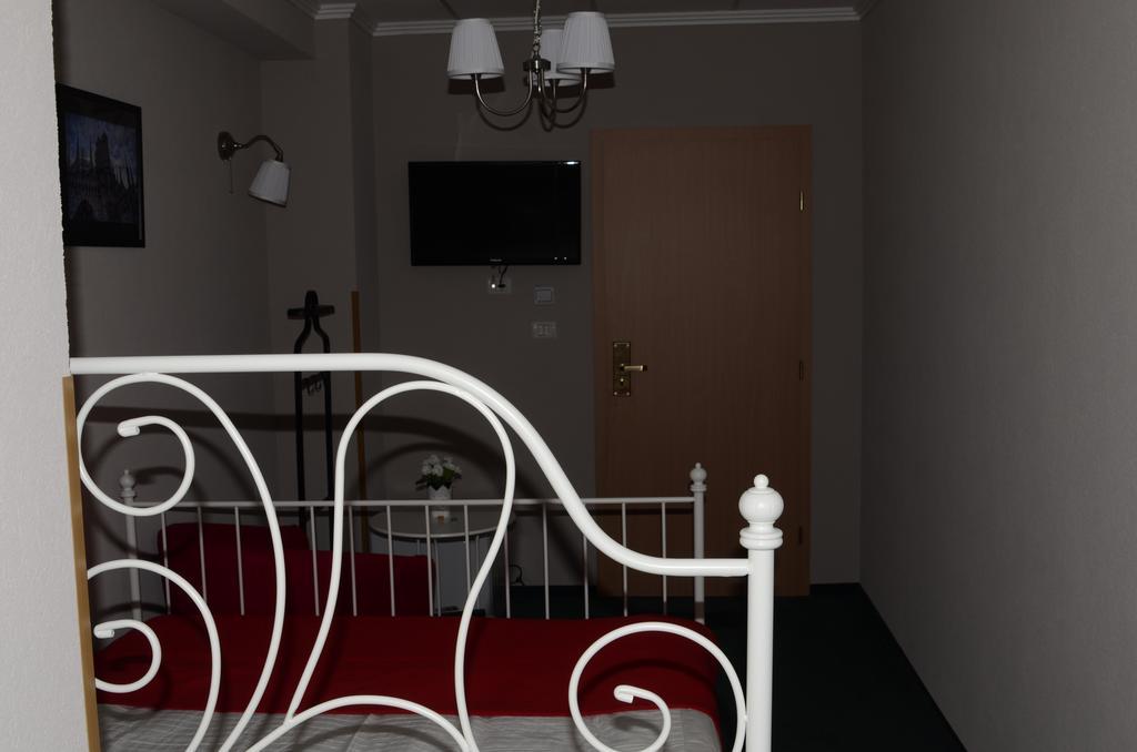 Haţeg Artmotel & Bistro מראה חיצוני תמונה