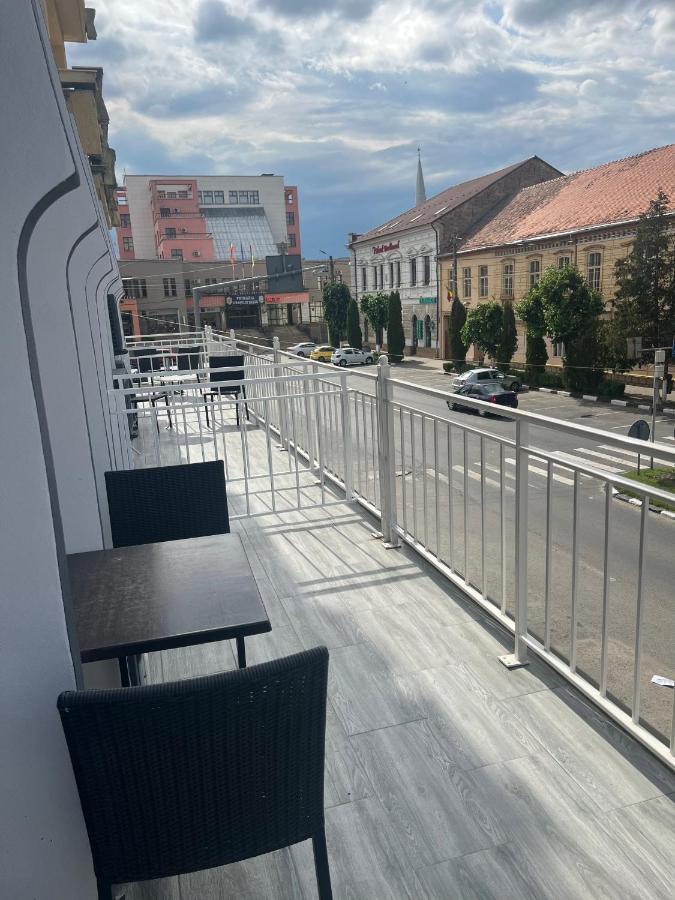 Haţeg Artmotel & Bistro מראה חיצוני תמונה