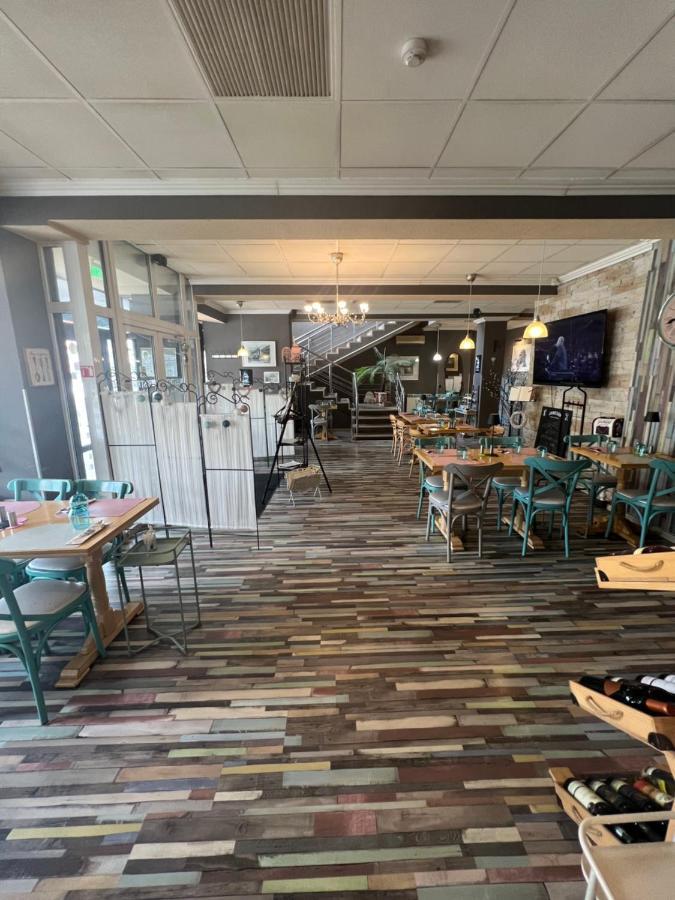 Haţeg Artmotel & Bistro מראה חיצוני תמונה