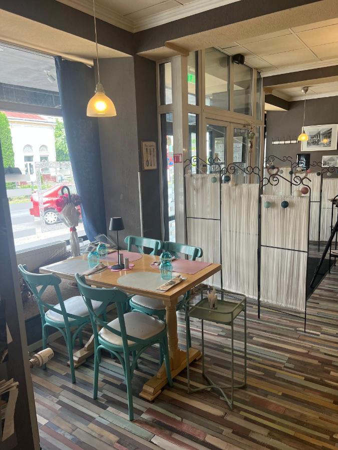 Haţeg Artmotel & Bistro מראה חיצוני תמונה