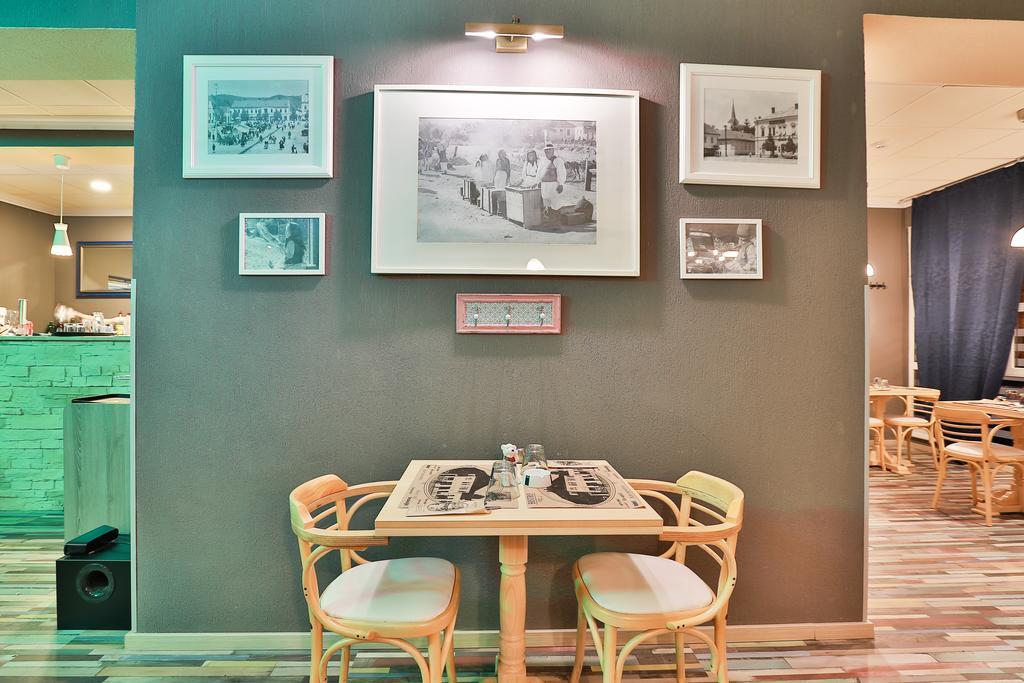 Haţeg Artmotel & Bistro מראה חיצוני תמונה