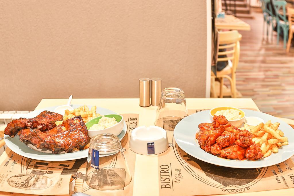 Haţeg Artmotel & Bistro מראה חיצוני תמונה