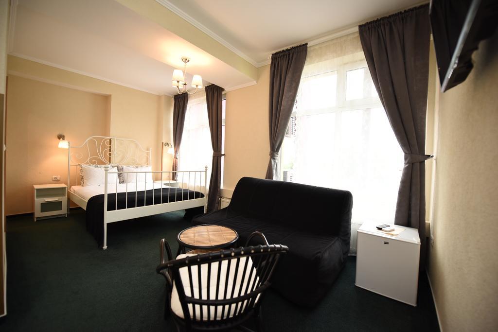 Haţeg Artmotel & Bistro מראה חיצוני תמונה
