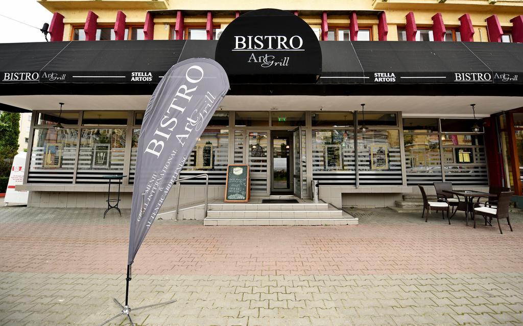 Haţeg Artmotel & Bistro מראה חיצוני תמונה