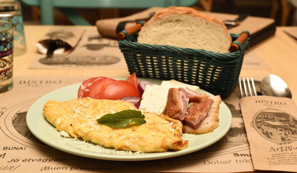 Haţeg Artmotel & Bistro מראה חיצוני תמונה