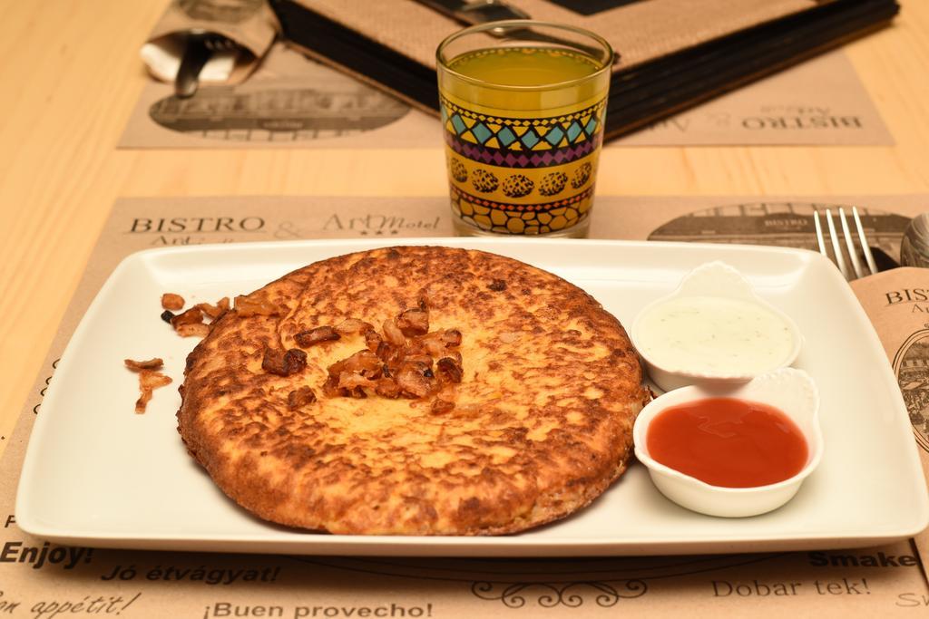 Haţeg Artmotel & Bistro מראה חיצוני תמונה