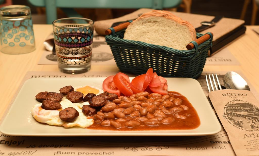Haţeg Artmotel & Bistro מראה חיצוני תמונה
