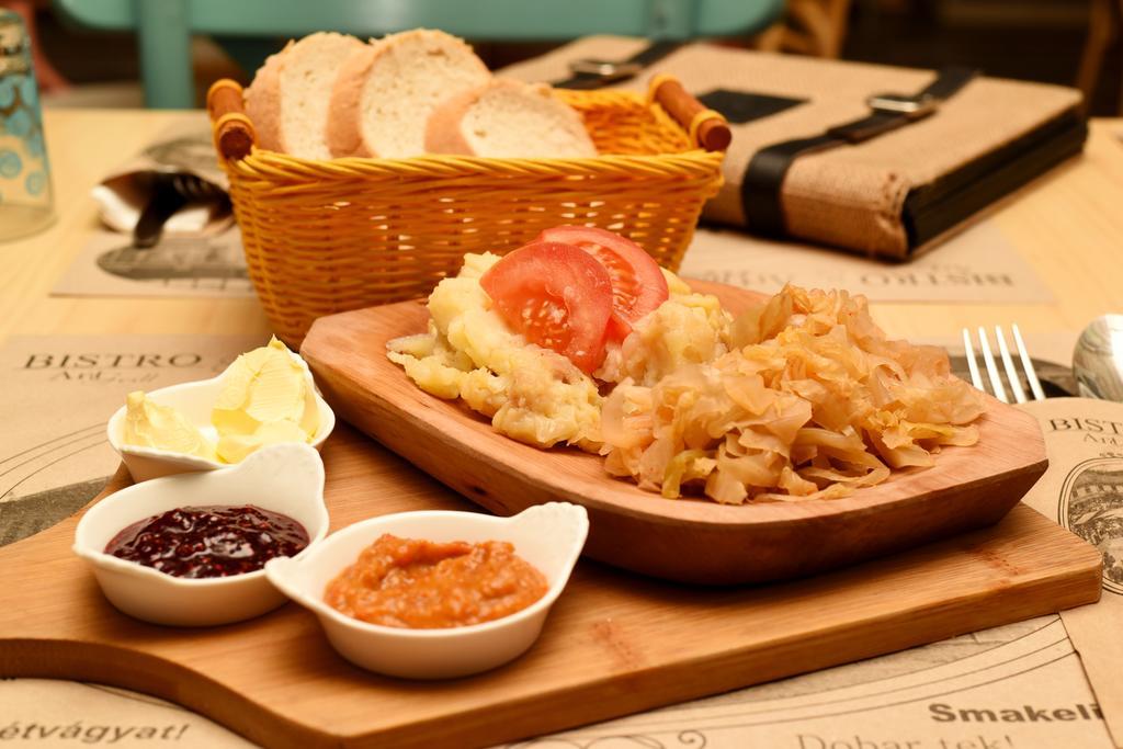 Haţeg Artmotel & Bistro מראה חיצוני תמונה