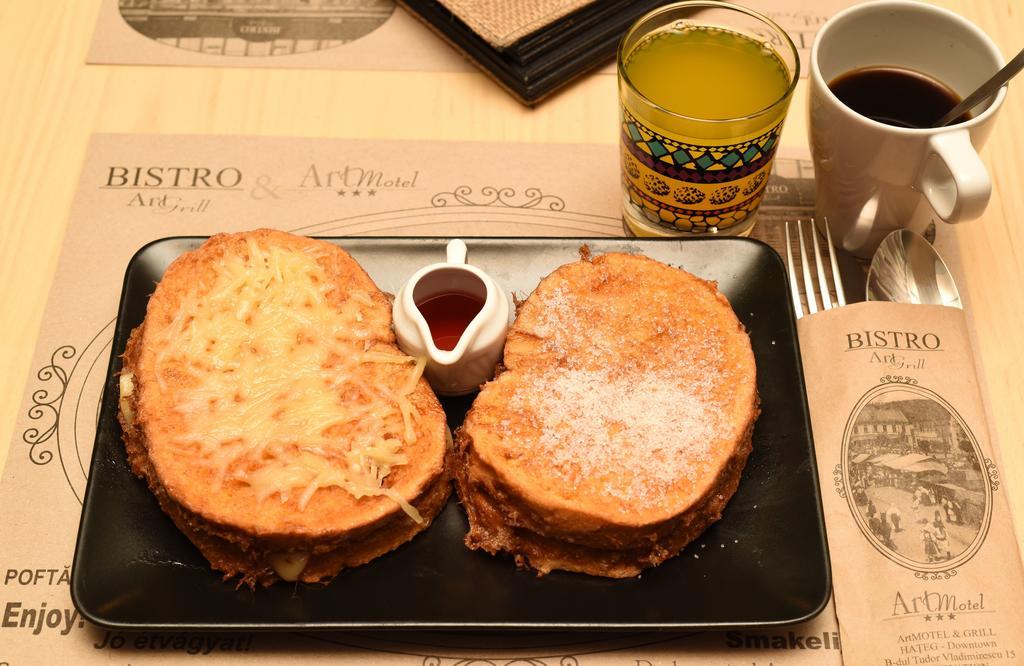 Haţeg Artmotel & Bistro מראה חיצוני תמונה